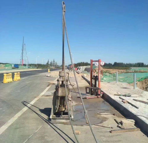 色达公路高聚物注浆加固